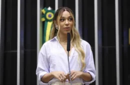 MP manda investigar Ratinho por transfobia após falas sobre Erika Hilton