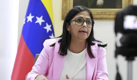 Forças Armadas da Venezuela reconhecem Delcy Rodríguez como presidente interina