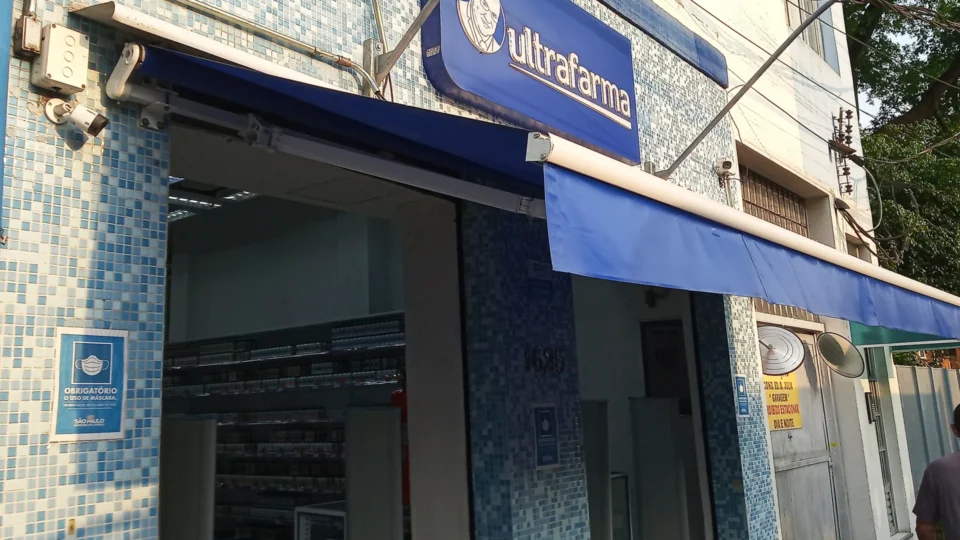 Ultrafarma fecha lojas físicas e aposta em megaunidade após prisão de fundador
