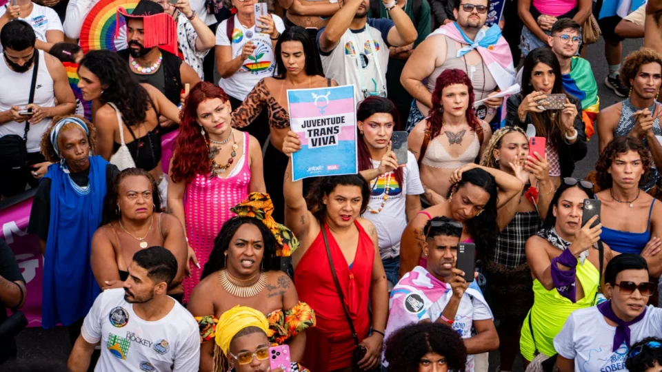 Mercado de trabalho segue fechado para pessoas trans; projetos sociais mudam cenário