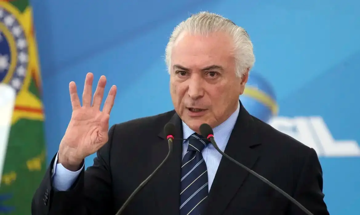   A CLT virou alvo do neoliberalismo porque direitos trabalhistas passaram a ser vistos como “custo”, e não proteção. A Reforma Trabalhista foi aprovada durante o governo de Michel Temer, em 2017 Crédito: Antônio Cruz/Agência Brasil