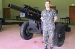Exército abre processo e persegue coronel por livro com denúncias contra generais