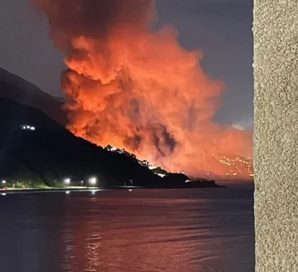 Miliares dos EUA bombardeiam Caracas, na Venezuela. Reprodução das redes