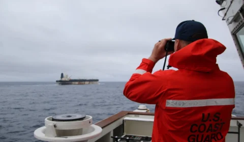 Forças Armadas dos EUA apreendem petroleiro russo carregado na Venezuela