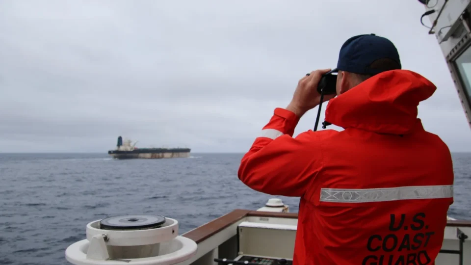 Forças Armadas dos EUA apreendem petroleiro russo carregado na Venezuela