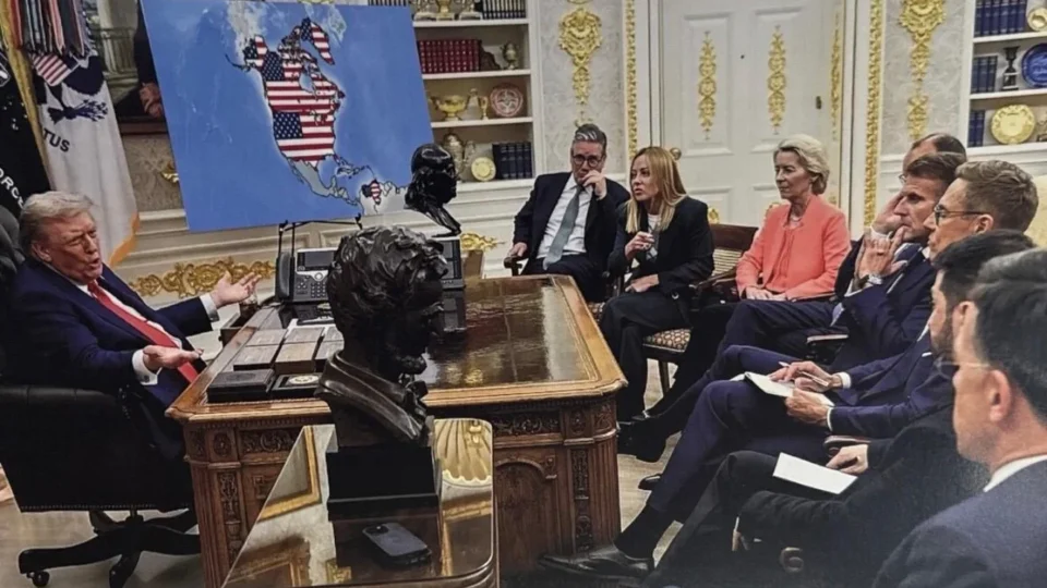 Trump ameaça França, diz que ‘não há volta’ sobre Groenlândia e posta foto anexando Canadá e Venezuela