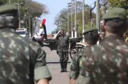 Militares ficam fora de PEC que acaba com aposentadoria como punição