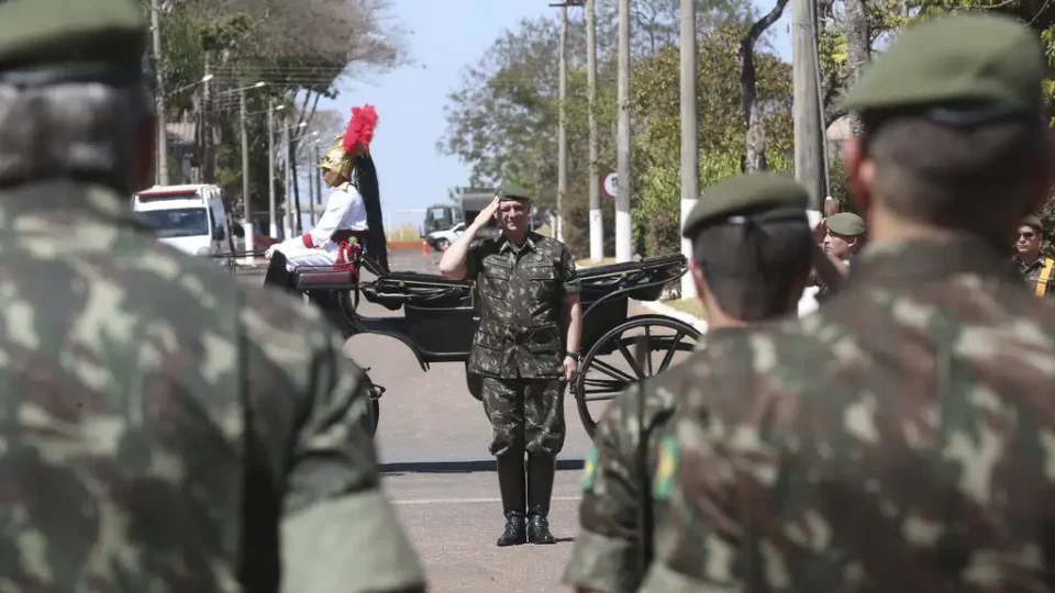 Quase metade do orçamento da Defesa foi para inativos e pensões militares em 2025