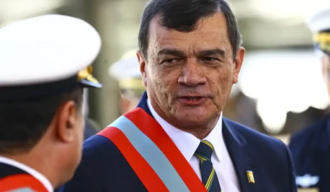 Regulamentos das Forças Armadas impedem trabalho de oficiais condenados por golpe