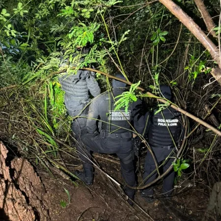 corretora Imagem: Polícia Civil de Goiás/Divulgação… - Veja mais em https://noticias.uol.com.br/cotidiano/ultimas-noticias/2026/01/28/prisao-caso-corretora-desaparecida-caldas-novas.htm?cmpid=copiaecola