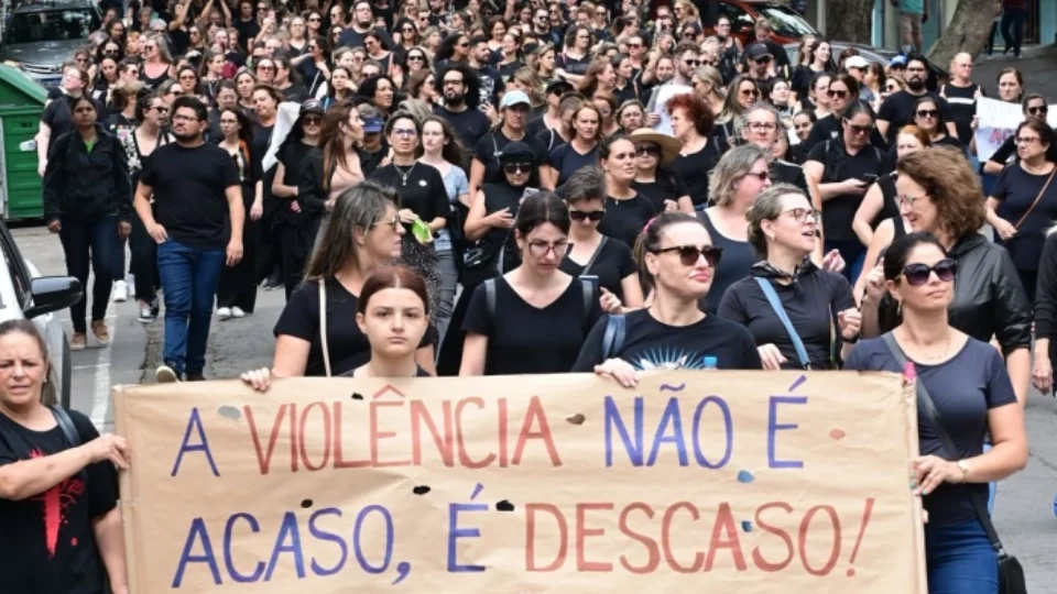 Professores sob cerco da violência cotidiana