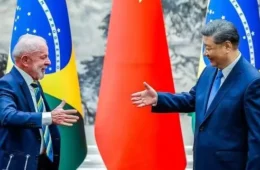 Em ligação com Lula, Xi diz que Brasil e China devem proteger Sul Global e fortalecer a ONU