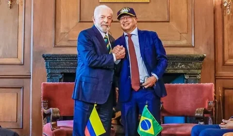 Lula e Petro conversam por telefone e expressam preocupação com a Venezuela