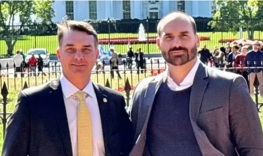 PF apura se verba de filme de Bolsonaro abasteceu grupo de Eduardo nos EUA