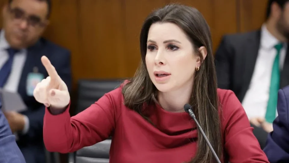 Carol De Toni e Esperidião Amin entram em guerra por vaga ao Senado