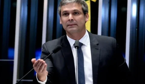 Após ação de Erika Hilton, líder do PT pede investigação da PF por ataque à soberania