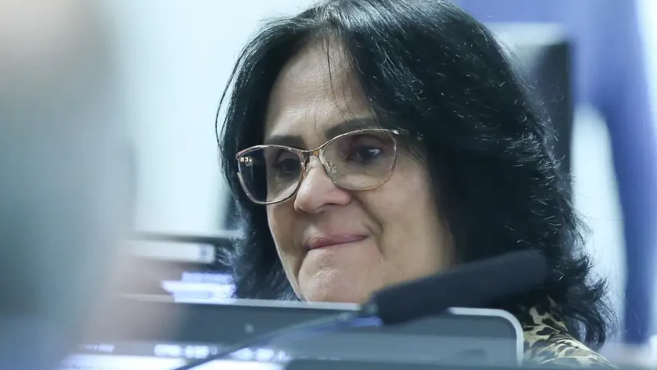 Quem é Damares Alves nas igrejas evangélicas citadas pela CPMI do INSS
