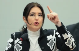 Simone Tebet deixa MDB e se filia ao PSB para disputar o Senado em SP