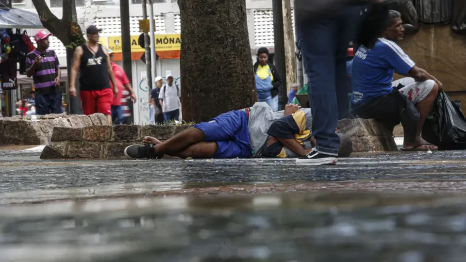 Estudo aponta mais de 365 mil pessoas em situação de rua no Brasil