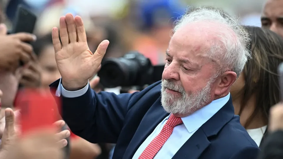 Lula passa por exame de rotina e apresenta ‘evolução satisfatória’ após cirurgia de catarata
