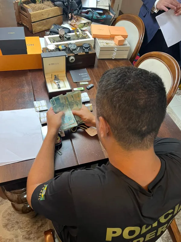 Polícia apreendeu dinheiro em Botafogo — Foto: Divulgação/Polícia Federal