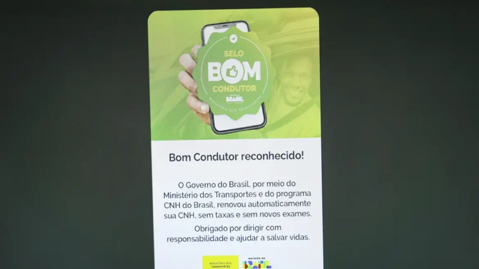 Renovação automática de CNH beneficia 300 mil na primeira semana
