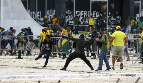 Sensacionalista: Congresso quer derrubar veto de PL que permite fechar o Congresso