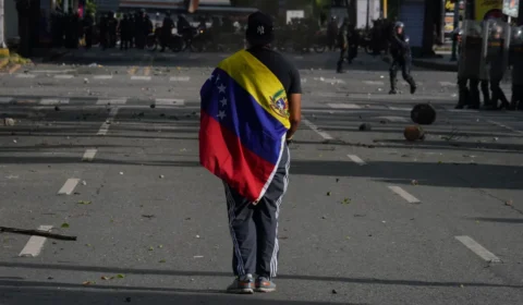 Sindicato denuncia prisão de 14 jornalistas na Venezuela após sequestro de Maduro