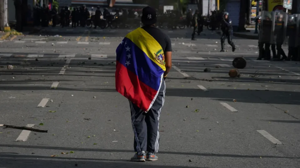 Sindicato denuncia prisão de 14 jornalistas na Venezuela após sequestro de Maduro