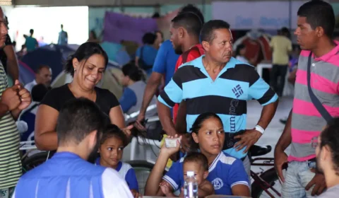 Venezuelanos que vivem no Brasil veem com tristeza crise em seu país