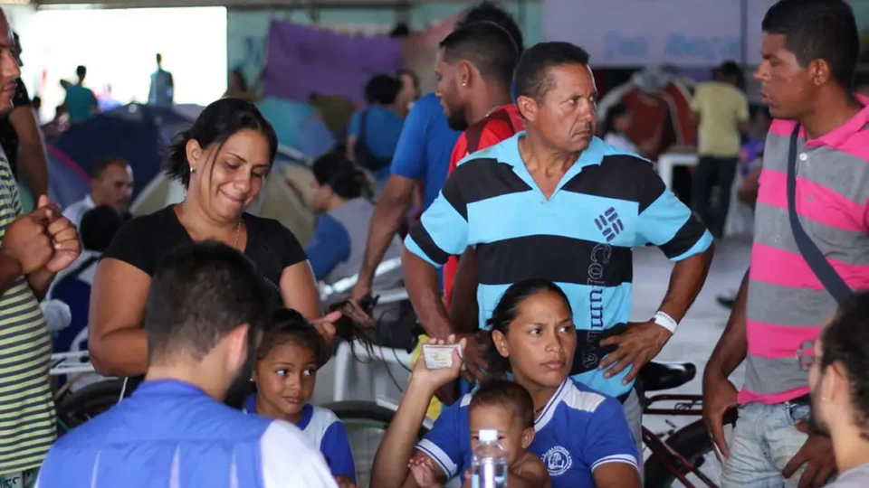 Venezuelanos que vivem no Brasil veem com tristeza crise em seu país