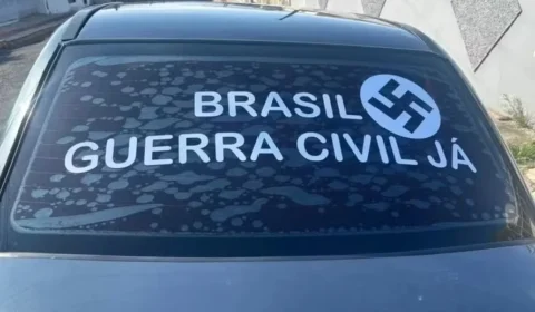 Homem que andou com adesivo de suástica nazista em carro é denunciado em SC