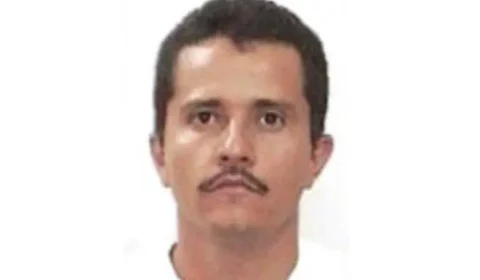 México vive onda de violência e tem aulas suspensas após morte de líder de cartel