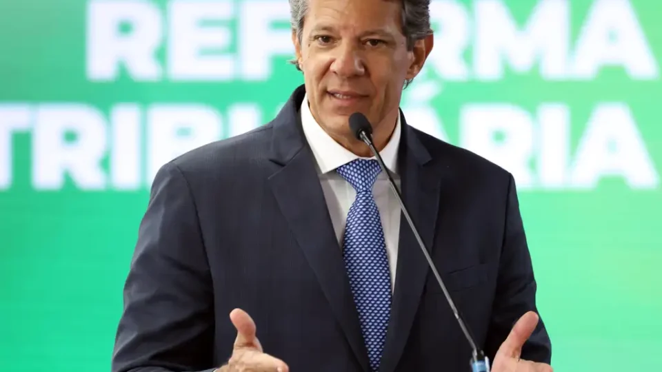 Saída de Haddad da Fazenda depende de decisão sobre viagem aos EUA