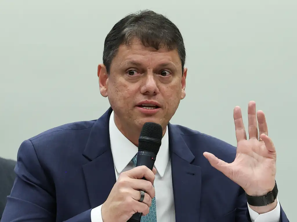 Brasília 02/12/2025 -Comissão Especial que analisa a proposta de emenda à Constituição da segurança pública (PEC 018/2025), a chamada PEC da Segurança Pública, realiza audiência, às 10h, para debater o tema Competências federativas na segurança públicas sob a ótica estadual. Participam os governadores de Goiás, Ronaldo Caiado, e de São Paulo, Tarcísio de Freitas. Foto Lula Marques/Agência Brasil