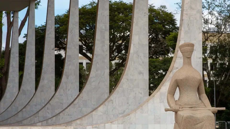TJSP vai ao STF para anular decisão de Dino que suspende penduricalhos ilegais
