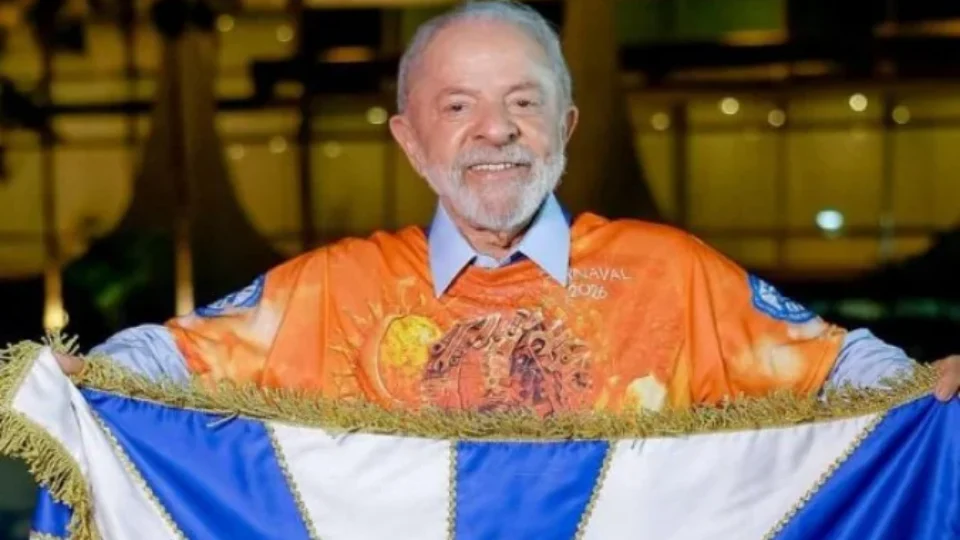 Lula deve ir à Sapucaí para assistir à homenagem de escola de samba no Carnaval