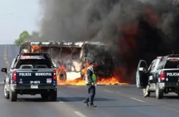 México mobiliza 10 mil soldados para conter onda de violência após morte de líder de cartel