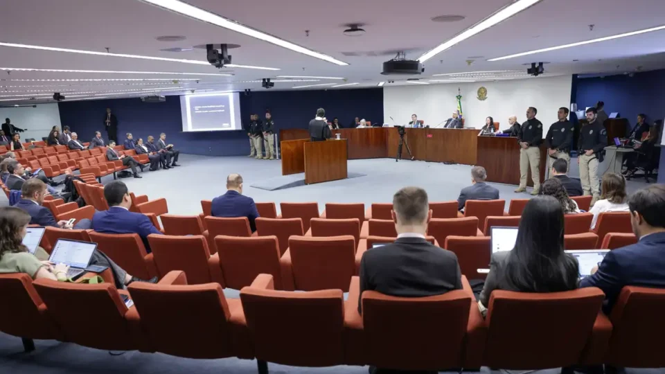 Moraes vota por rejeitar recurso de réus do Núcleo 3 da trama golpista