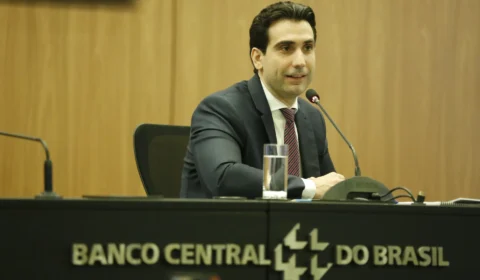Galípolo sinaliza cortes da Selic e questiona patamar dos juros para perseguir meta de inflação