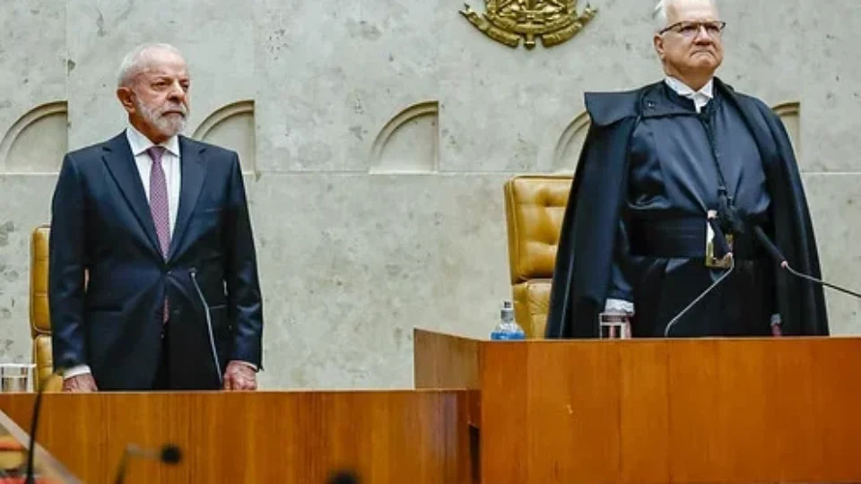 Lula volta a defender mandato para ministros do STF