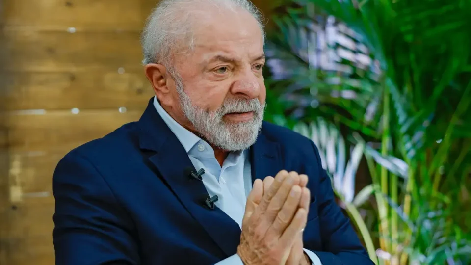 Lula procura partidos do centrão e quer vice do MDB para isolar Flávio Bolsonaro