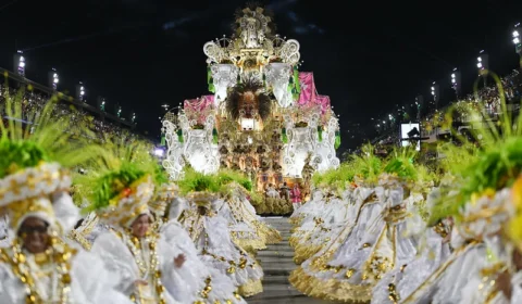 Sapucaí tem homenagens a Lula e Ney Matogrosso, e exaltação da cultura negra