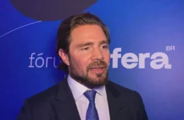 Celular apreendido revela relato de ‘extorsão’ feito por Vorcaro