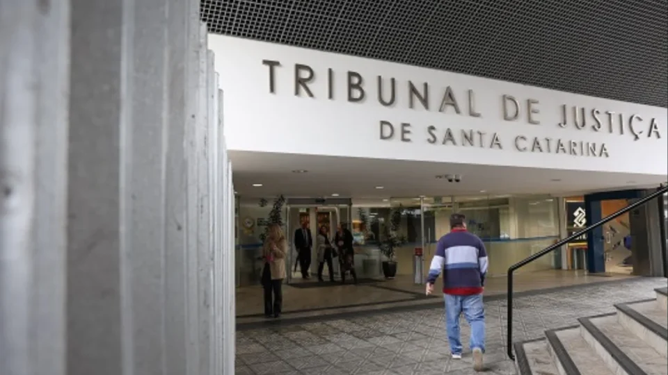Justiça de SC cita Terceiro Reich ao condenar homem por incitar boicote contra nordestinos no WhatsApp