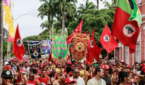 Bloco Sem Terra sai às ruas de Olinda em defesa da soberania e do direito à folia