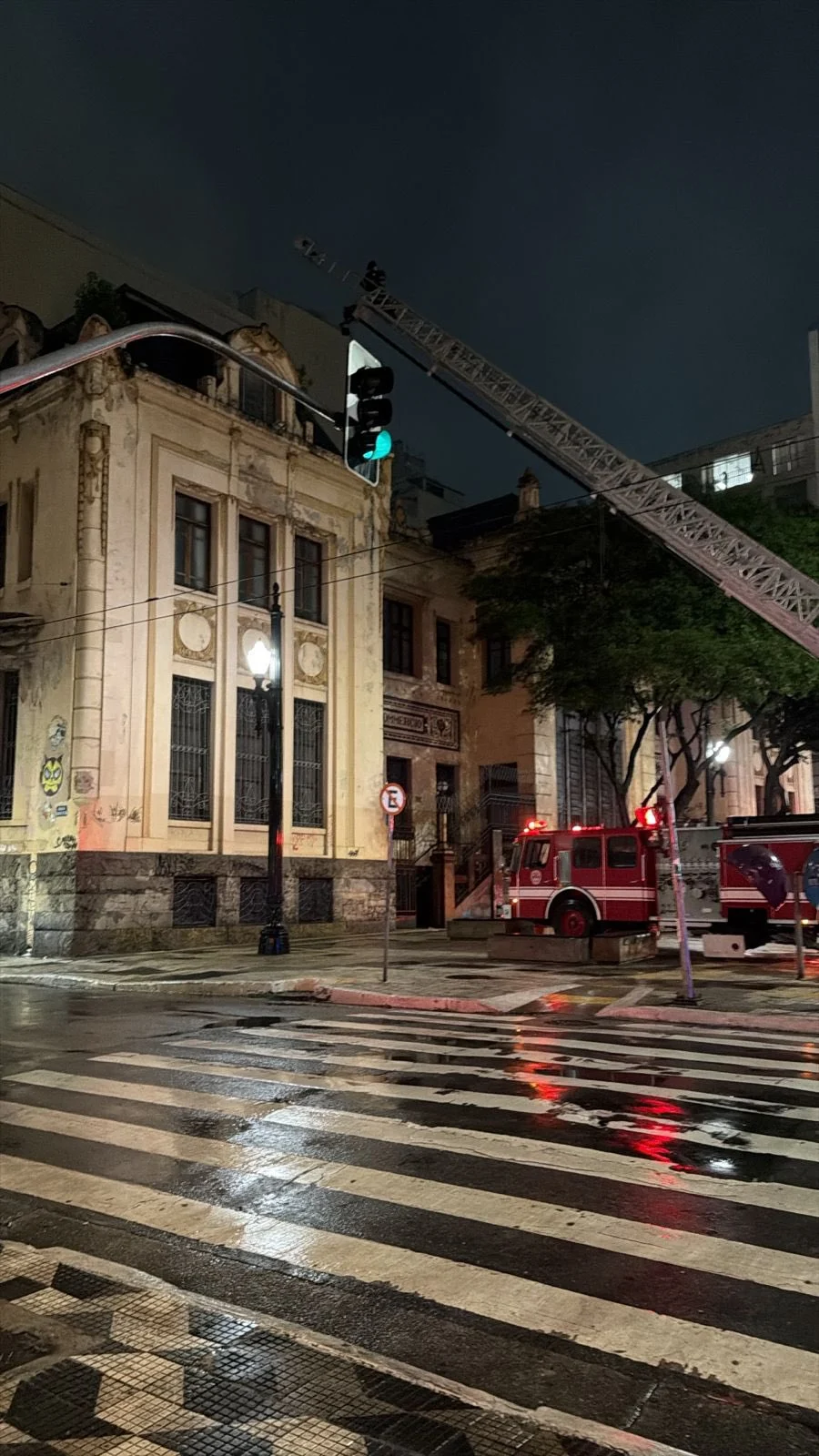Incêndio atinge prédio da Faculdade de Direito da USP, no centro de SP