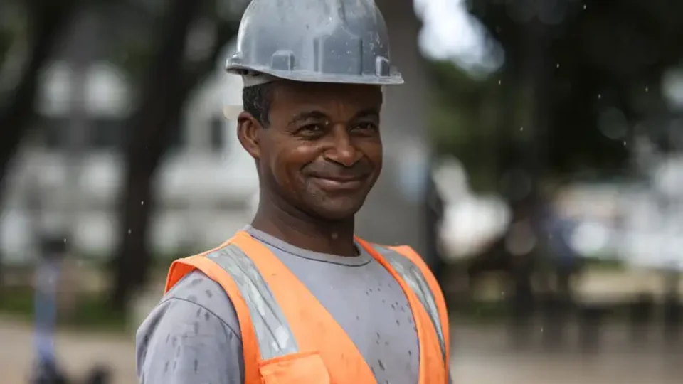 IR zero para quem ganha até R$ 5 mil vale nos salários pagos este mês