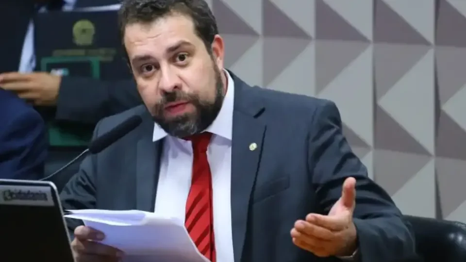 Boulos diz que governo ‘vai até o fim’ para acabar com a escala 6×1