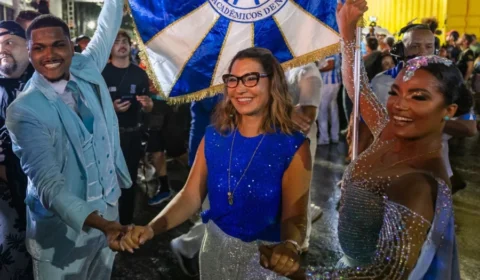 Jurídico do governo não vê impedimento, e Janja desfilará em escola que homenageia Lula